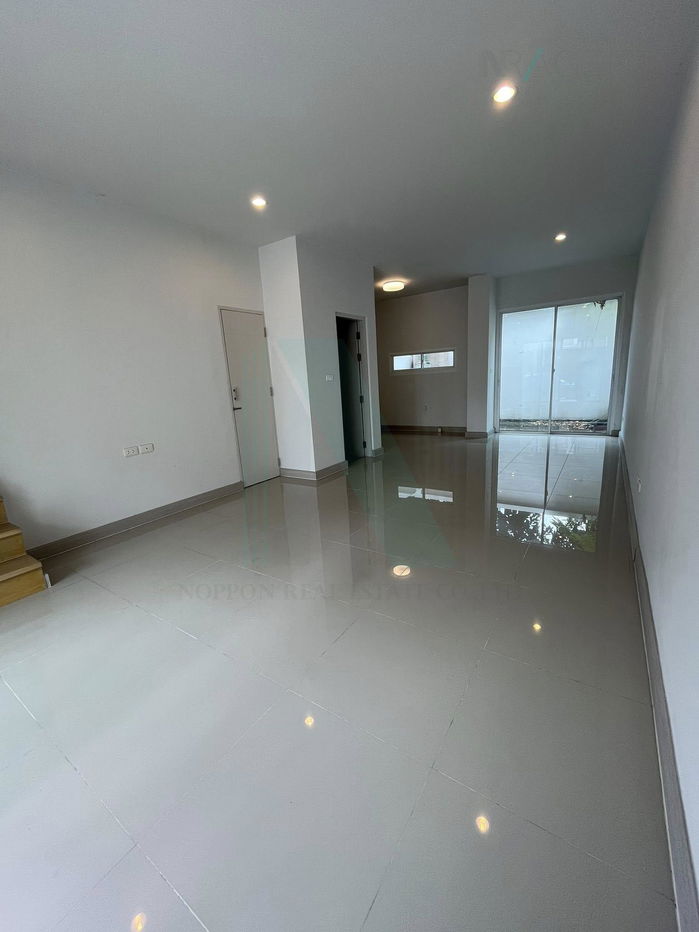 picture For Sell Town house SIX NATURE RAMINTRA 3-story 3 bedroom 3 bathroom - 2/8