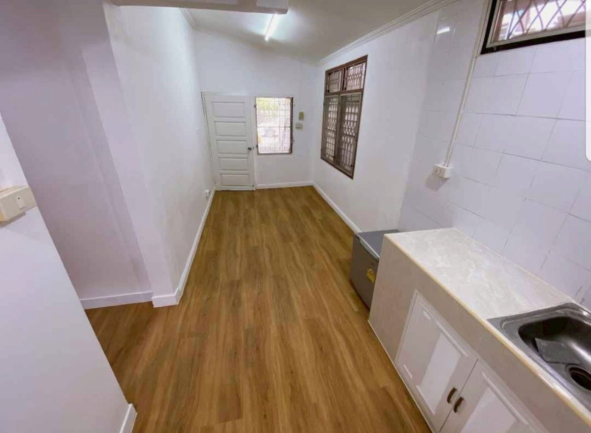 รูป 🏡 ให้เช่าบ้านชั้นเดียว 42 ตรว. มี 3 ห้องนอน 2 ห้องน้ำ แอร์ 4 ตัว จอดรถได้ 2 คัน  🔥 เช่า 14,000 บาท /เดือน ซอยแจ้งวัฒนะ 14 - รูปที่ 10/19
