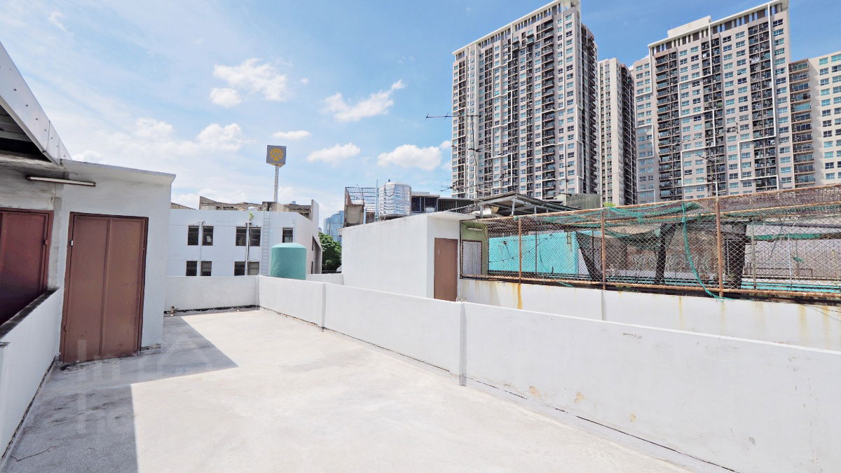 picture Shophouse for Sale 2 Units connect on Sathupradit Road. 28 sq.w. Suitable for home office. For sale only 11.5 MB.  - 11/17