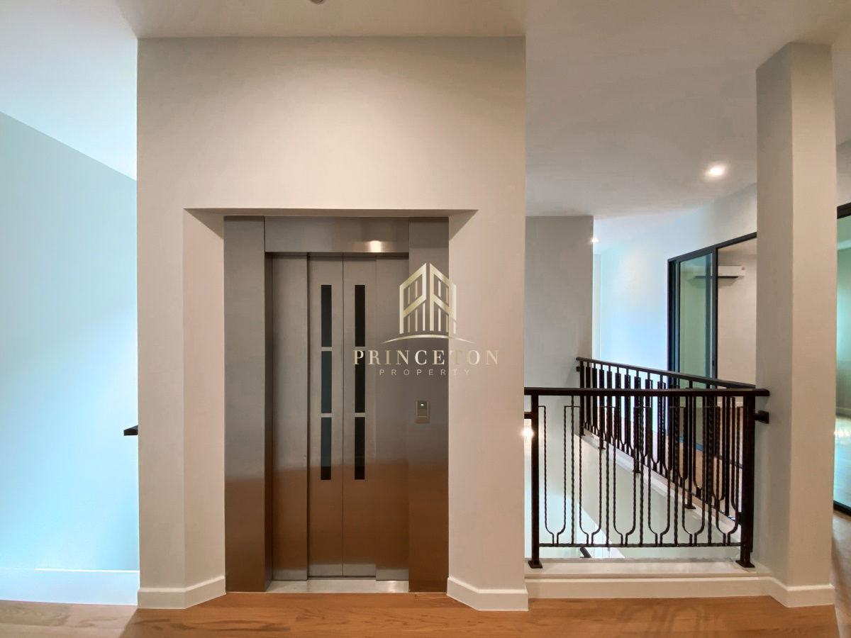 picture Exclusive 3-Storey Luxury Mansion CINQ ROYAL The Eighteen, Bangna KM.7 - 29/46