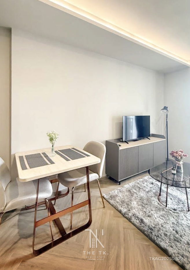 รูป [THE TK.]  ให้เช่าคอนโด "ห้องวิวสระ" CHAPTER THONGLOR 25 พื้นที่ใช้สอย 35 ตร.ม. 1 ห้องนอน 1 ห้องน้ำ BTS ทองหล่อ | ติดต่อคุณทีเค Line ID @637ilhsj - รูปที่ 4/18