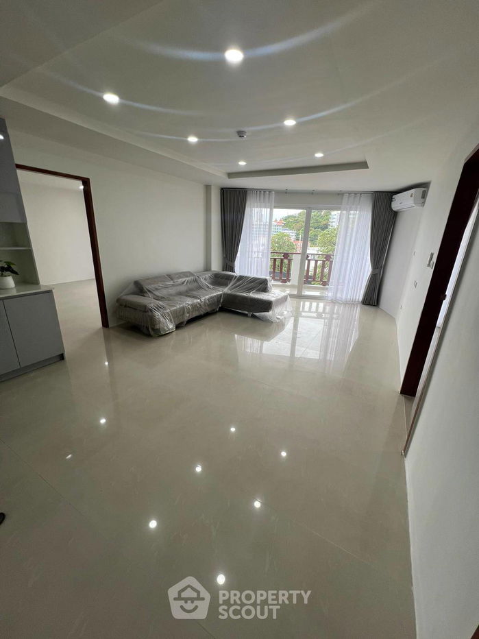 picture 3-BR Condo at Royal Hill Resort Condominium close to Pattaya South (ID 2310390) - 9/20