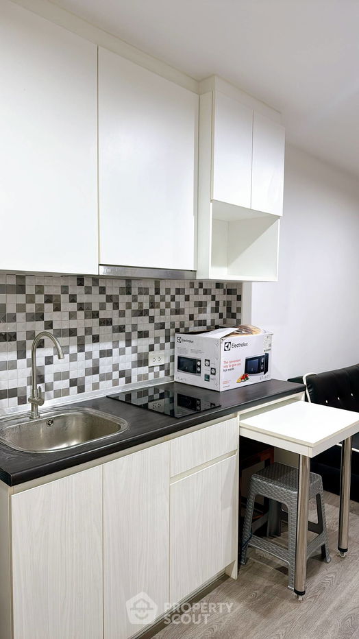 picture 1-BR Condo at Rich Park @ Triple Station near ARL Hua Mak (ID 2294496) - 2/6