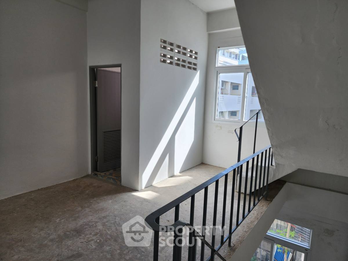 picture 3-BR Condo at Namchok Condominium in Hua Mak (ID 2291164) - 14/15