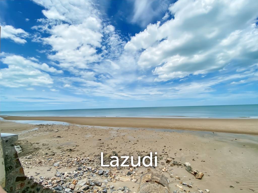 picture 4 Bedroom House Only A Few Steps To The Beach - 3/32