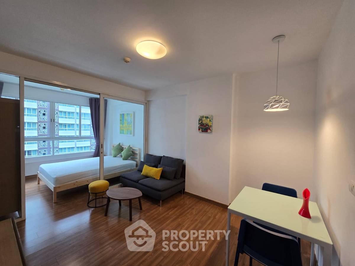 picture Studio Condo at I-Biza Condominium RCA in Bang Kapi (ID 2309661) - 1/6