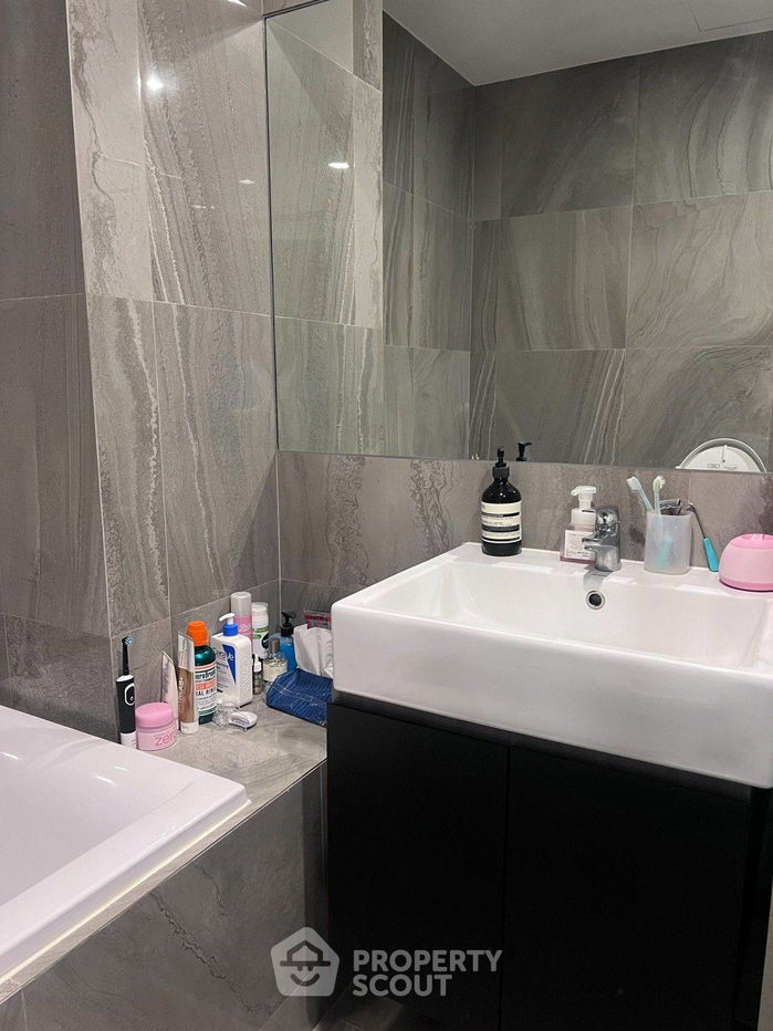 picture 1-BR Condo at Q Prasarnmit near MRT Phetchaburi (ID 2100972) - 14/23