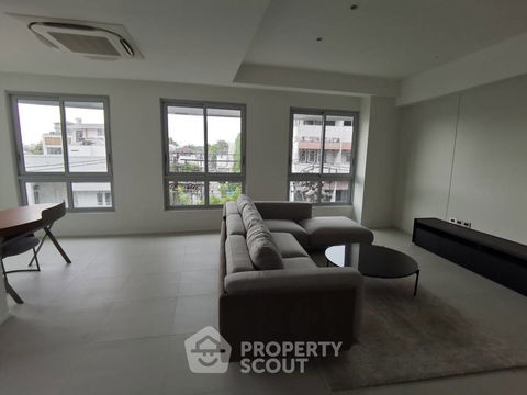 2-BR Condo at Chaiyapruk Place Condominium near BTS Ekkamai (ID 1177210)