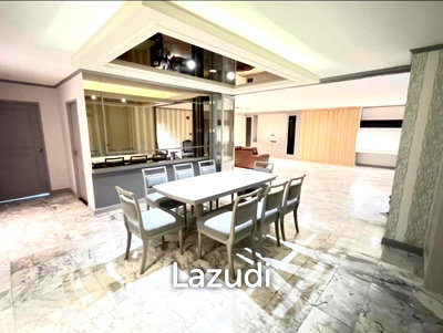 ขายคอนโด : 3 Bedroom 2 Barthroom 204 SQ.M. D.S. Tower 1