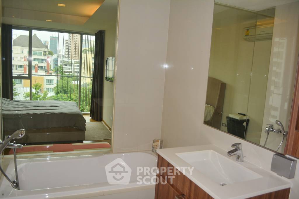 picture 2-BR Condo at Via 31 near MRT Sukhumvit (ID 513260) - 5/8