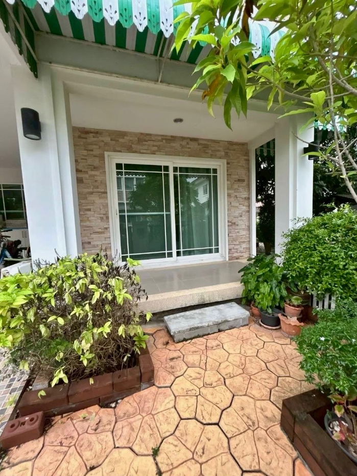 picture 🏡 For Sale: 2-Storey Detached House in Mantana Rama 9 – Srinakarin Beautiful, fully furnished home in a premium gated community by Land & Houses. - 6/35