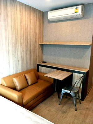 Condos for sale : Ideo Q Chula Samyan【𝐒𝐄𝐋𝐋 & 𝐑𝐄𝐍𝐓】🔥Earth tone lovers can't miss this room. Beautifully decorated.🔥  Contact Line ID: @hacondo