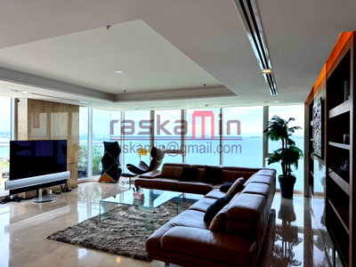 Condos for sale : The Palm Wongamat – Luxury 3-Level Penthouse 