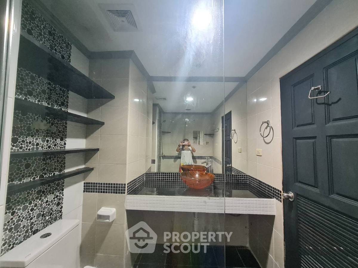 picture 1-BR Condo at View Talay 8 Condominium Jomtien close to Jomtien Beach (ID 2309322) - 10/12