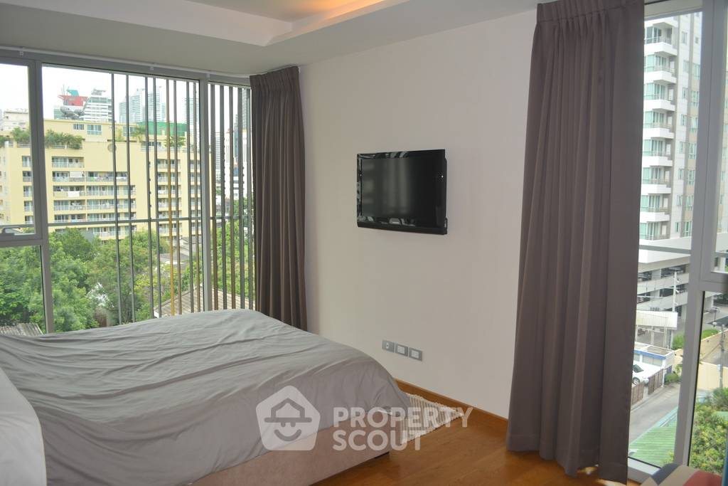 picture 2-BR Condo at Via 31 near MRT Sukhumvit (ID 513260) - 1/8