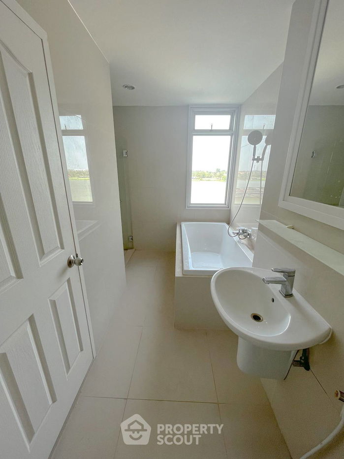 picture 2-BR Condo at Manor Sanambinnam near MRT Phra Nang Klao Bridge (ID 2308631) - 7/10