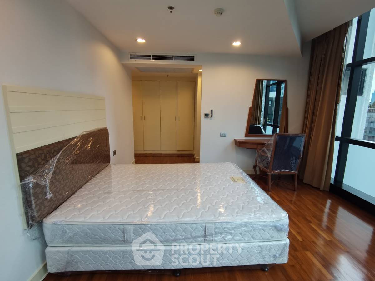 picture 3-BR Condo at Shanti Sadan near BTS Thong Lor (ID 515576) - 10/14