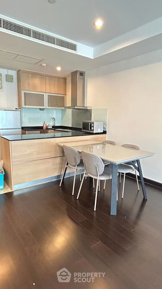 picture 2-BR Condo at Sathorn Gardens near MRT Si Lom (ID 2218532) - 3/13