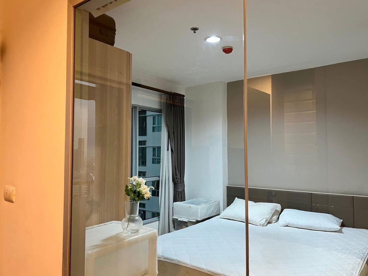 picture BTS Ekkamai 800 m.  Price  13,000 Baht Condo Aspire Rama 4 ( Rental ) - 5/17