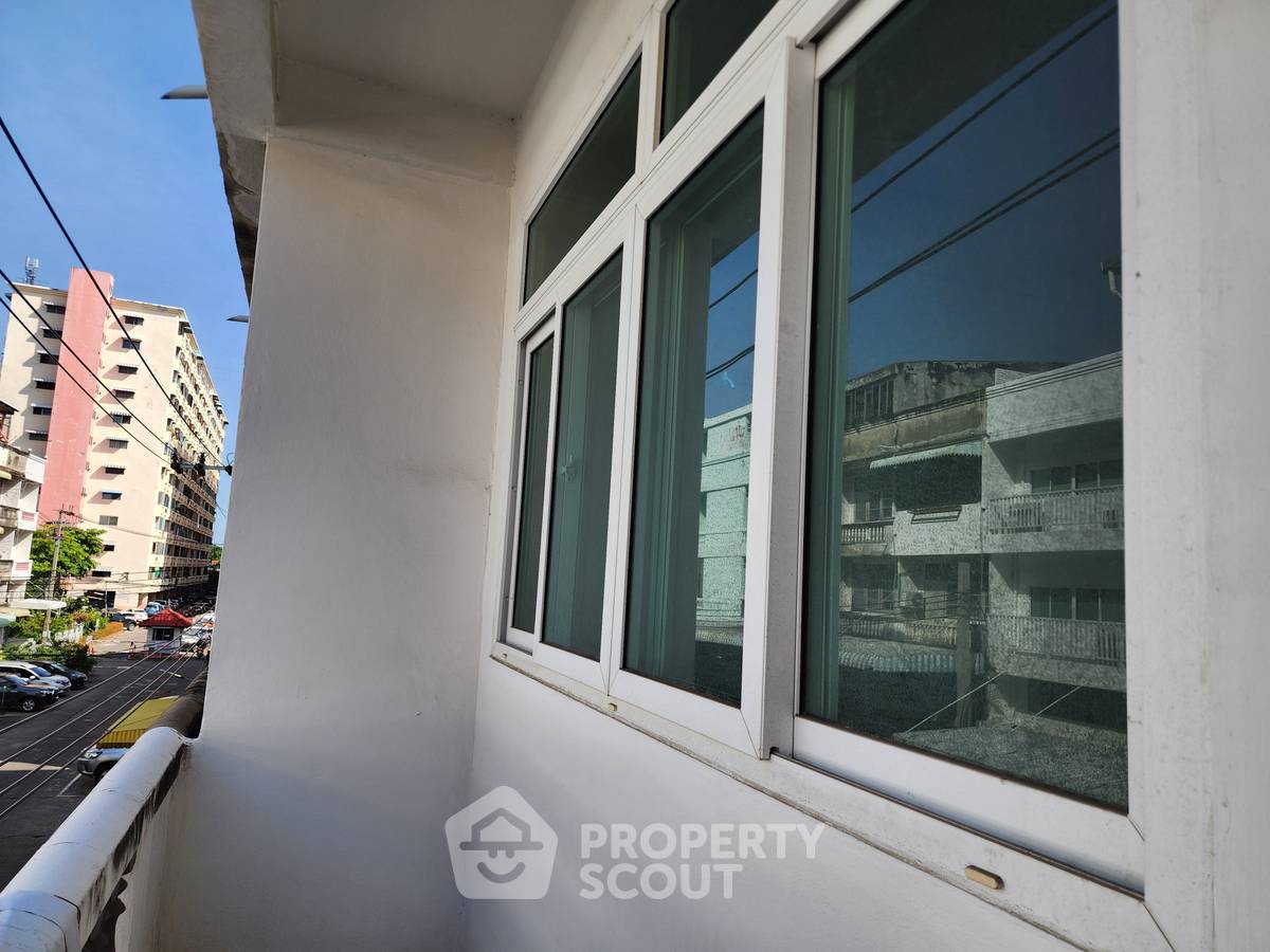 picture 3-BR Condo at Namchok Condominium in Hua Mak (ID 2291164) - 12/15