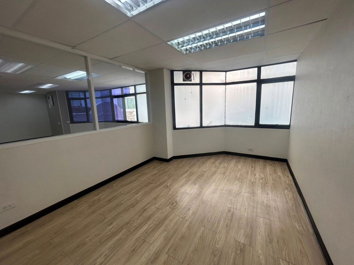 picture 🏢 Office for rent – ​​in the heart of Sathorn, near BTS Saint Louis, 400 baht per sq m. Property code: RS1814 - 3/13