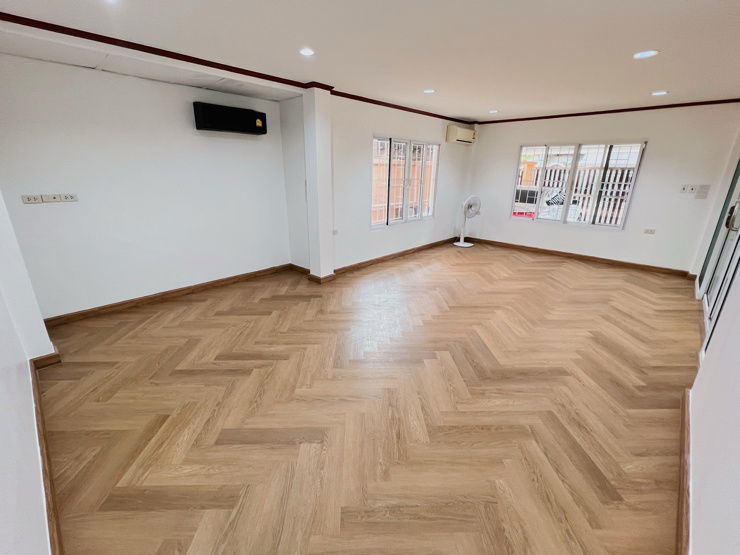 picture Large Renovated Detached House for Sale – Tawee Thong 3, Phetkasem 69 - 9/10