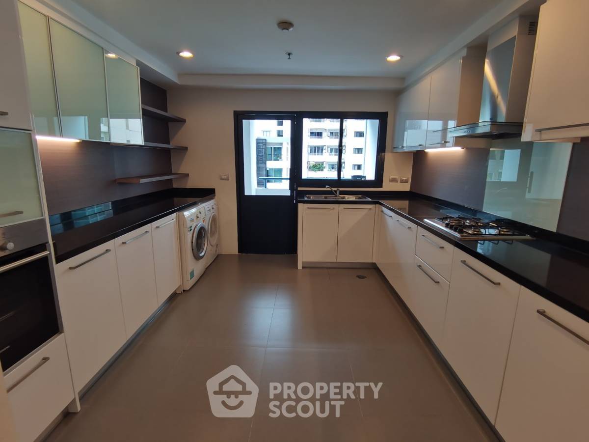 picture 3-BR Condo at Shanti Sadan near BTS Thong Lor (ID 515576) - 7/14