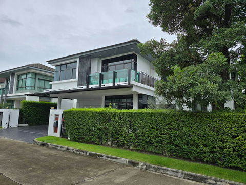 Single house for sale, good location!! Setthasiri Srinakarin - Rama 9