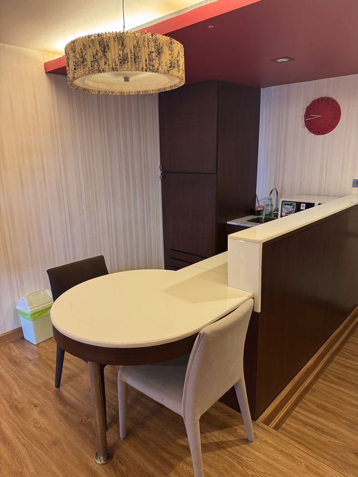 picture State Tower for rent, beautiful, high floor, ready to move in, river view, near BTS Saphan Taksin. Interested, add Line @841qqlnr - 3/16