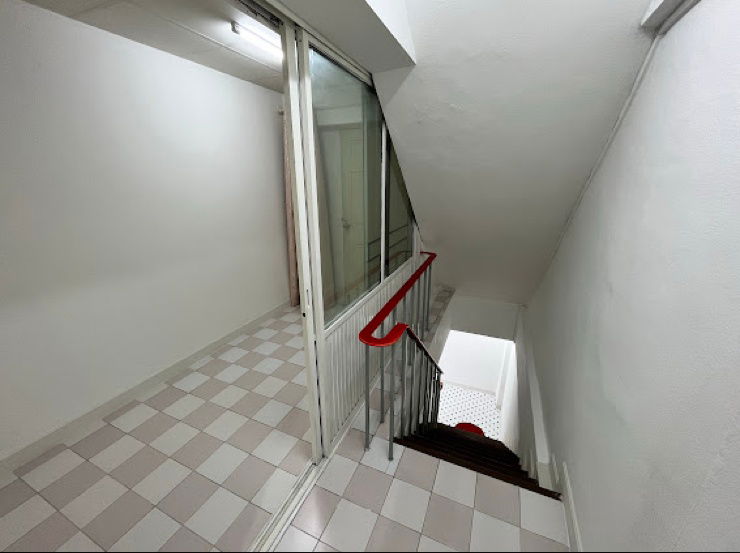 picture For Rent: Newly renovated shophouse, Convenient Location, 5mins walk to UTCC university - 7/10