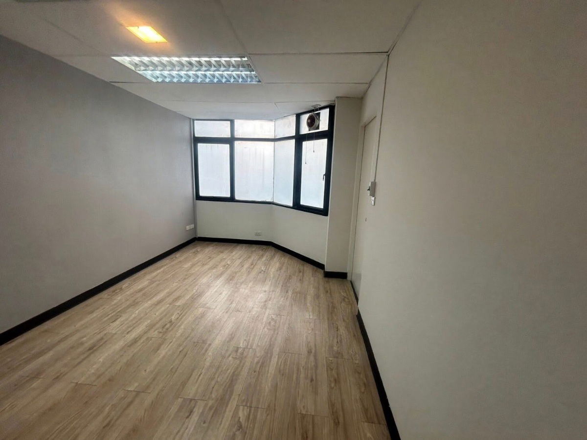 picture 🏢 Office for rent – ​​in the heart of Sathorn, near BTS Saint Louis, 400 baht per sq m. Property code: RS1814 - 7/13