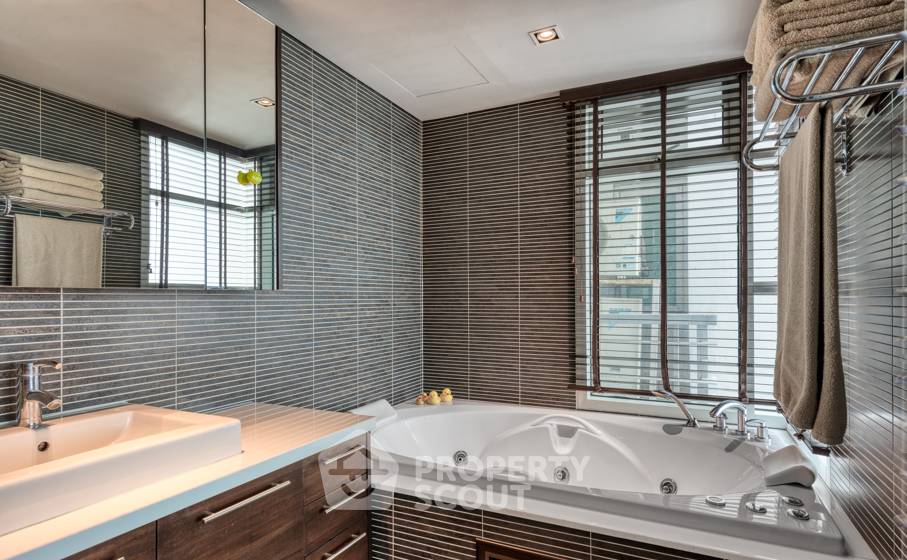 picture 3-BR Condo at Fullerton Sukhumvit near BTS Ekkamai (ID 772351) - 12/26