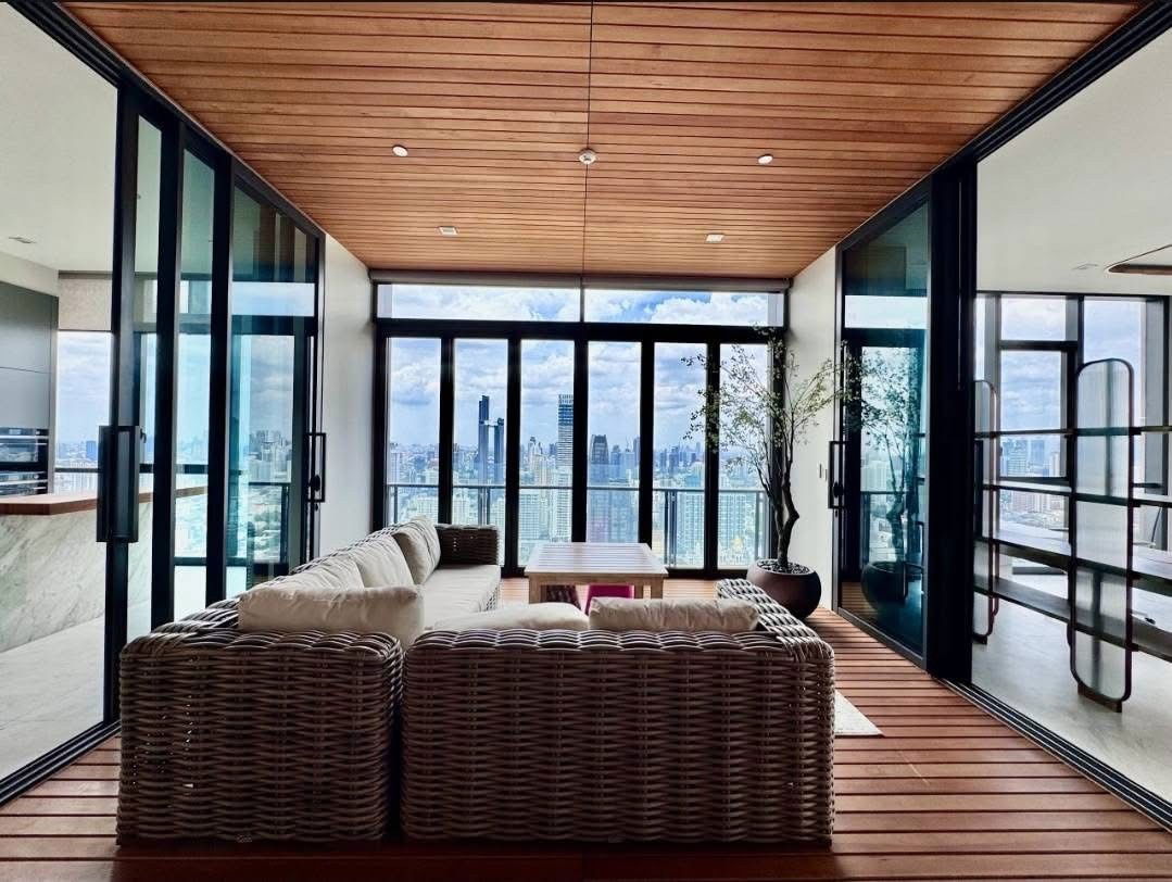 picture ❖ Rare unit ❖ 35+ floor, 253.00 sq.m., 3 bedrooms | Condo near J Avenue Thonglor 2 min, BTS Thonglor 5 min, Donki Mall 7 min - 4/17