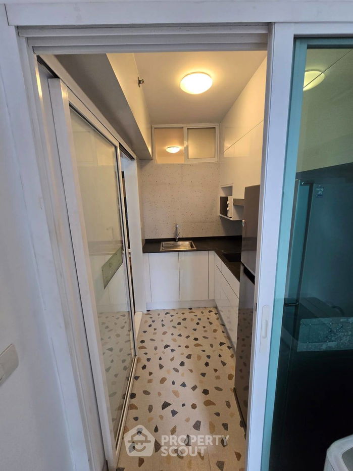 picture Studio Condo at I-Biza Condominium RCA in Bang Kapi (ID 2309661) - 3/6