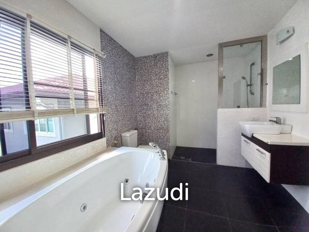 picture Large Private House for Sale in East Pattaya - 13/19