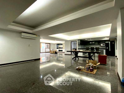 Condos for rent : 4-BR Condo at Royal Castle Sukhumvit near BTS Phrom Phong (ID 886675)