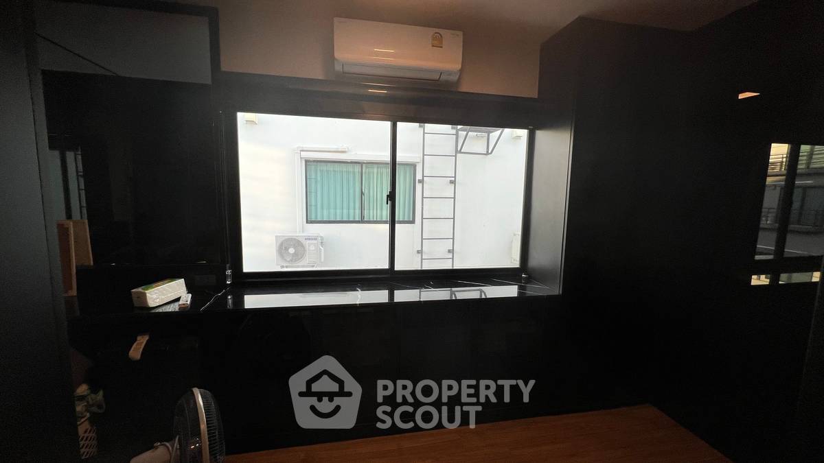 picture 3-BR Townhouse in Prawet (ID 1884842) - 4/19