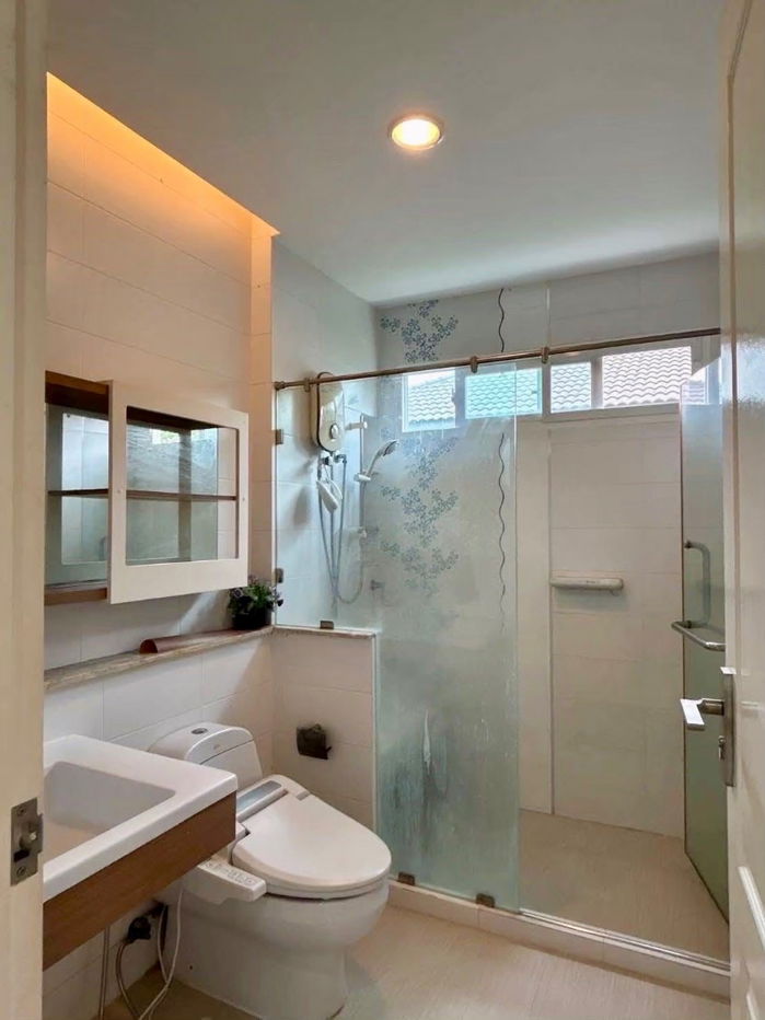picture 🏡 For Sale: 2-Storey Detached House in Mantana Rama 9 – Srinakarin Beautiful, fully furnished home in a premium gated community by Land & Houses. - 30/35