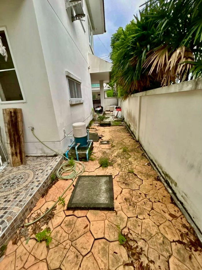 picture 🏡 For Sale: 2-Storey Detached House in Mantana Rama 9 – Srinakarin Beautiful, fully furnished home in a premium gated community by Land & Houses. - 35/35
