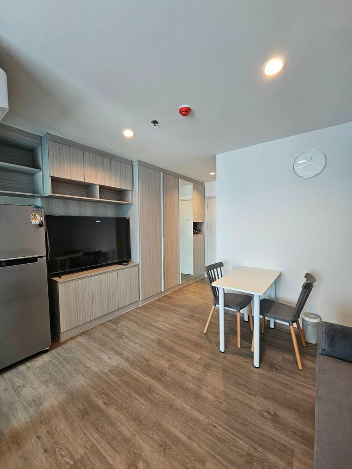 รูป ให้เช่า Regent Home Bangna ติดบีทีเอส เพียง...400 เมตร ห้อง Built-in ใหม่ๆเลย ห้องสวยกว้าง เฟอร์นิเจอร์ครบ (kyz130)  - รูปที่ 5/7
