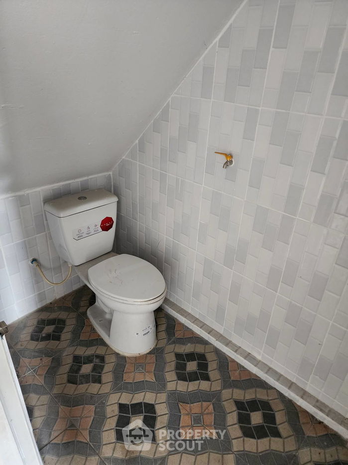 picture 3-BR Condo at Namchok Condominium in Hua Mak (ID 2291164) - 7/15