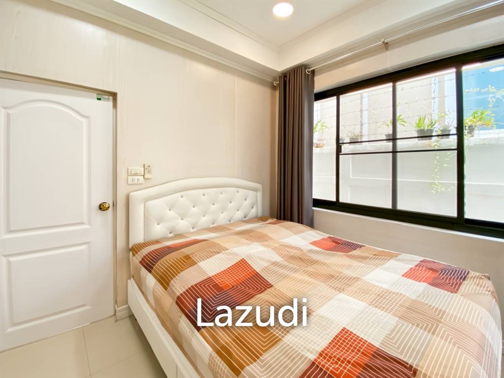 picture 4 Bedroom House Only A Few Steps To The Beach - 27/32