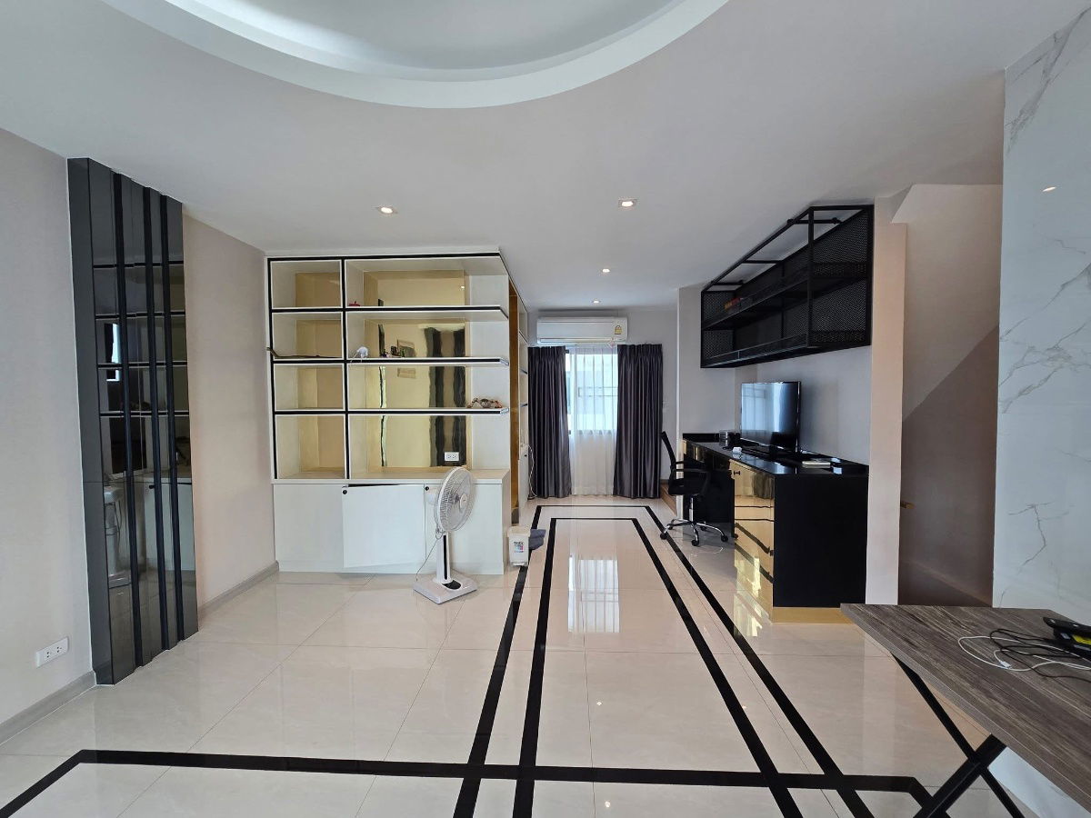 picture #R6400 🎉 160968 Home Office for rent  DISTRICT EKKAMAI-RAMINTRA  - 7/11