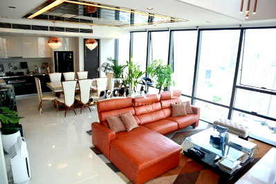 Condos for rent : Duplex Luxury Style 1 Bed 2 Baths 120.52 sq.m. High Fl. 40+ Good Location Next to BTS Surasak 50 m. at The Bangkok Sathorn Condo / For Rent