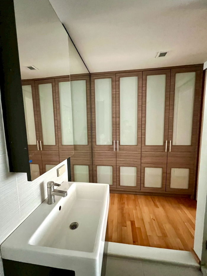 picture 2-BR Condo at Issara @ 42 Sukhumvit Condominium near BTS Ekkamai - 8/15