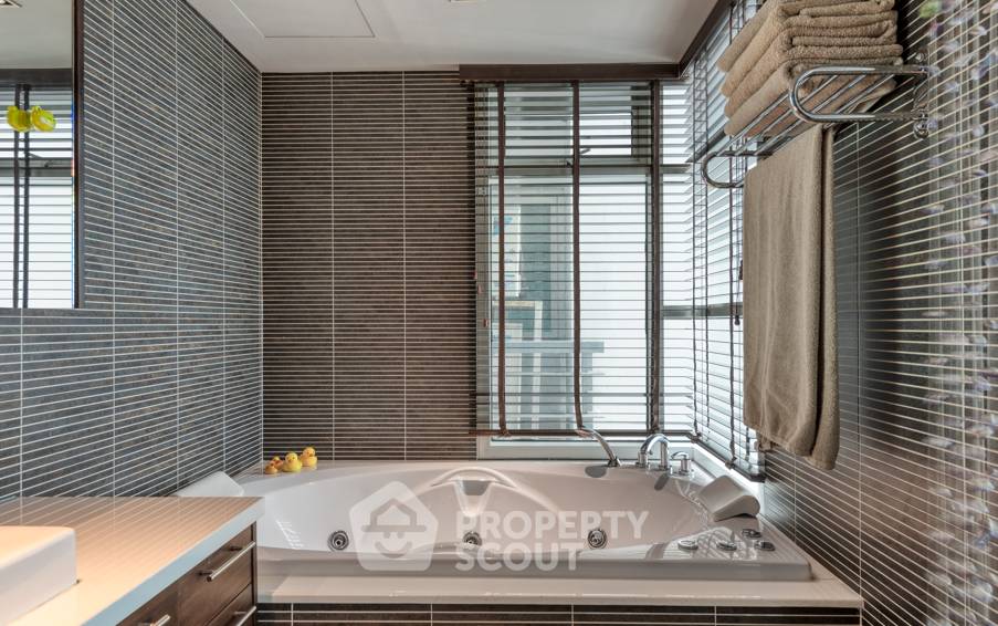 picture 3-BR Condo at Fullerton Sukhumvit near BTS Ekkamai (ID 772351) - 17/26