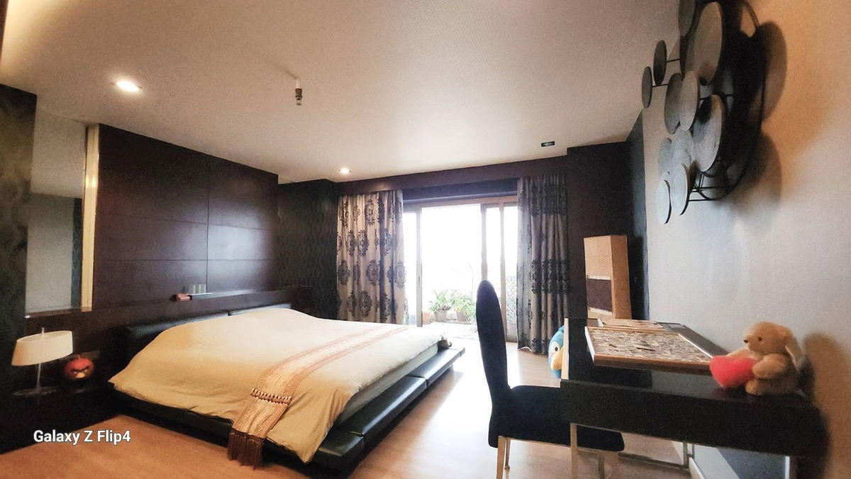 picture State Tower for rent, beautiful, high floor, ready to move in, river view, near BTS Saphan Taksin. Interested, add Line @841qqlnr - 9/16