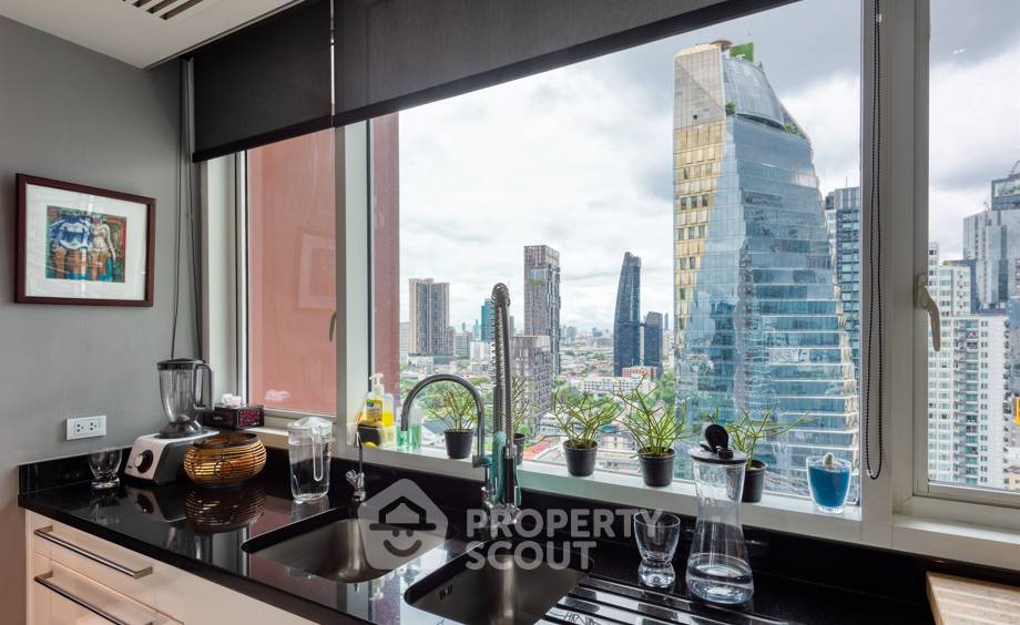 picture 3-BR Condo at Fullerton Sukhumvit near BTS Ekkamai (ID 772351) - 6/26