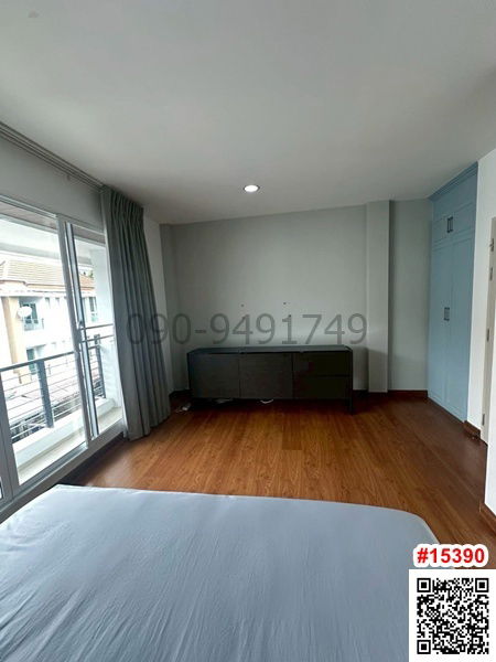 picture Townhouse for rent, 3 floors, Baan Klang Muang, Sathorn - Taksin 2, fully furnished, ready to move in, built-in throughout, near BTS Wutthakat - 2/18
