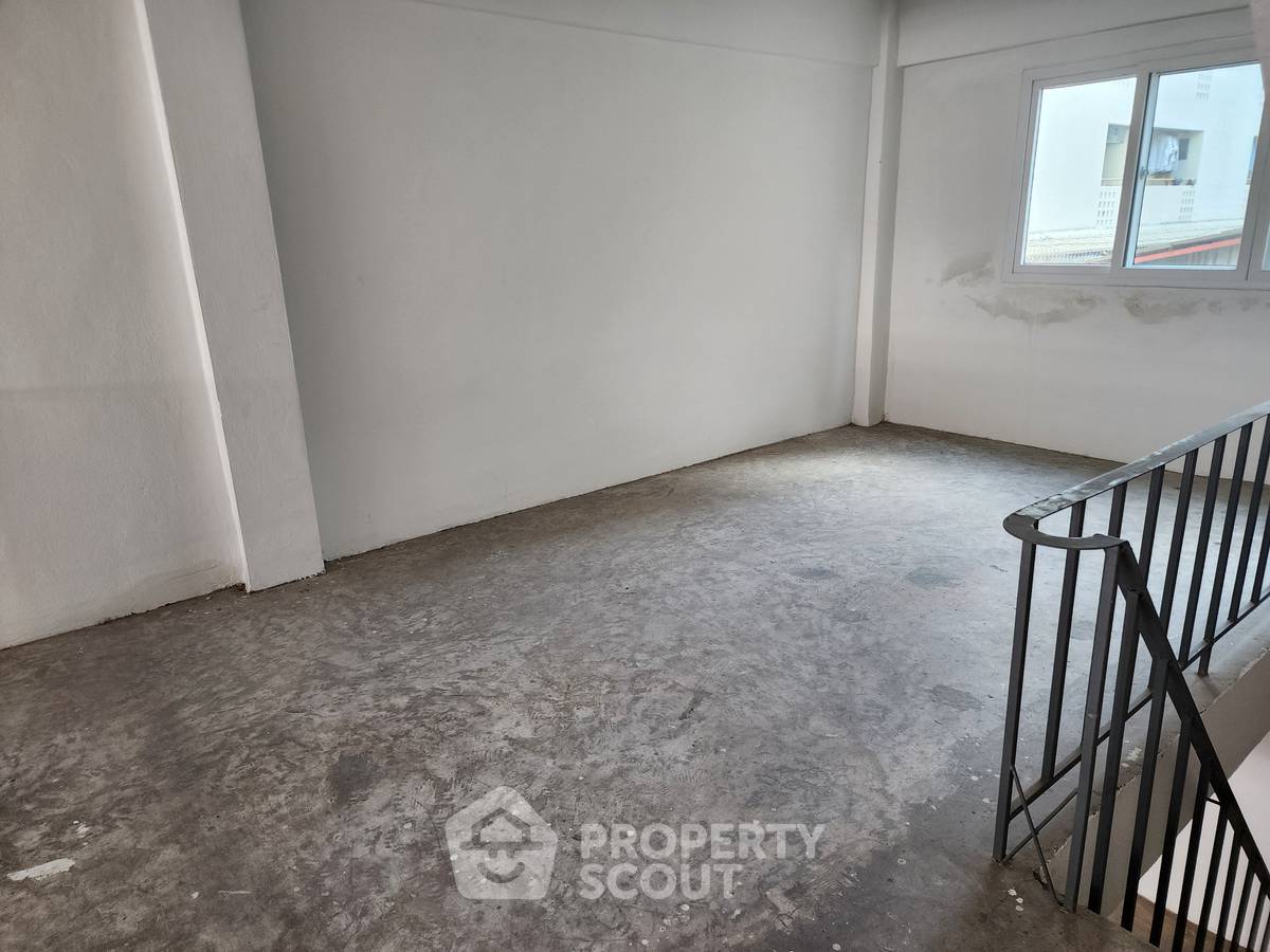 picture 3-BR Condo at Namchok Condominium in Hua Mak (ID 2291164) - 8/15